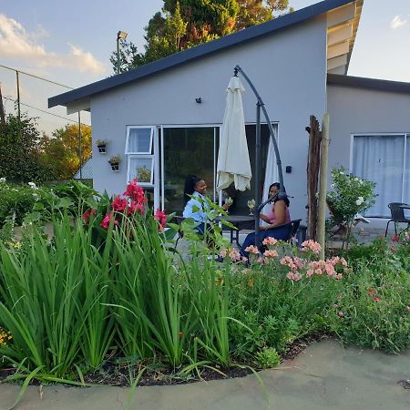 Pine Park Garden Cottages Joanesburgo Exterior foto